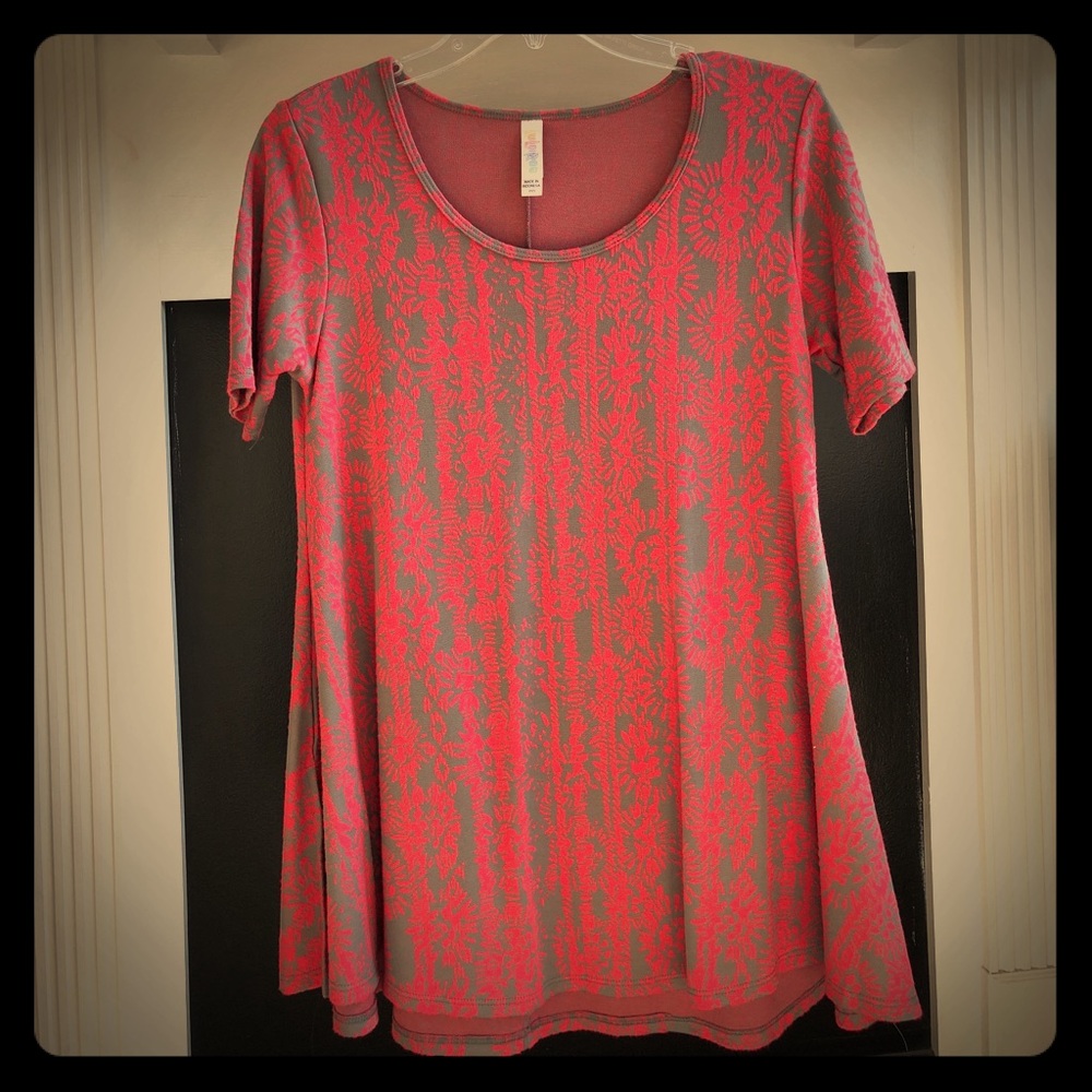 Lularoe top